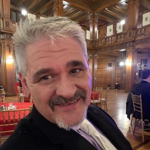 Meet your Posher, Derek